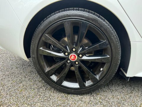 Jaguar XE 2018 68 D SA68CXP White #2