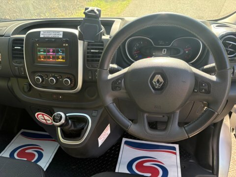 Renault Trafic 2021 21 Sl28 ML21WNA Silver #2