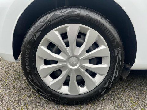 Ford Fiesta 2022 22 Trend EX22ZGG White #3