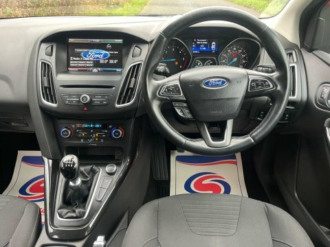 Ford Focus 2015 15 Titanium GH15DWM Red #2