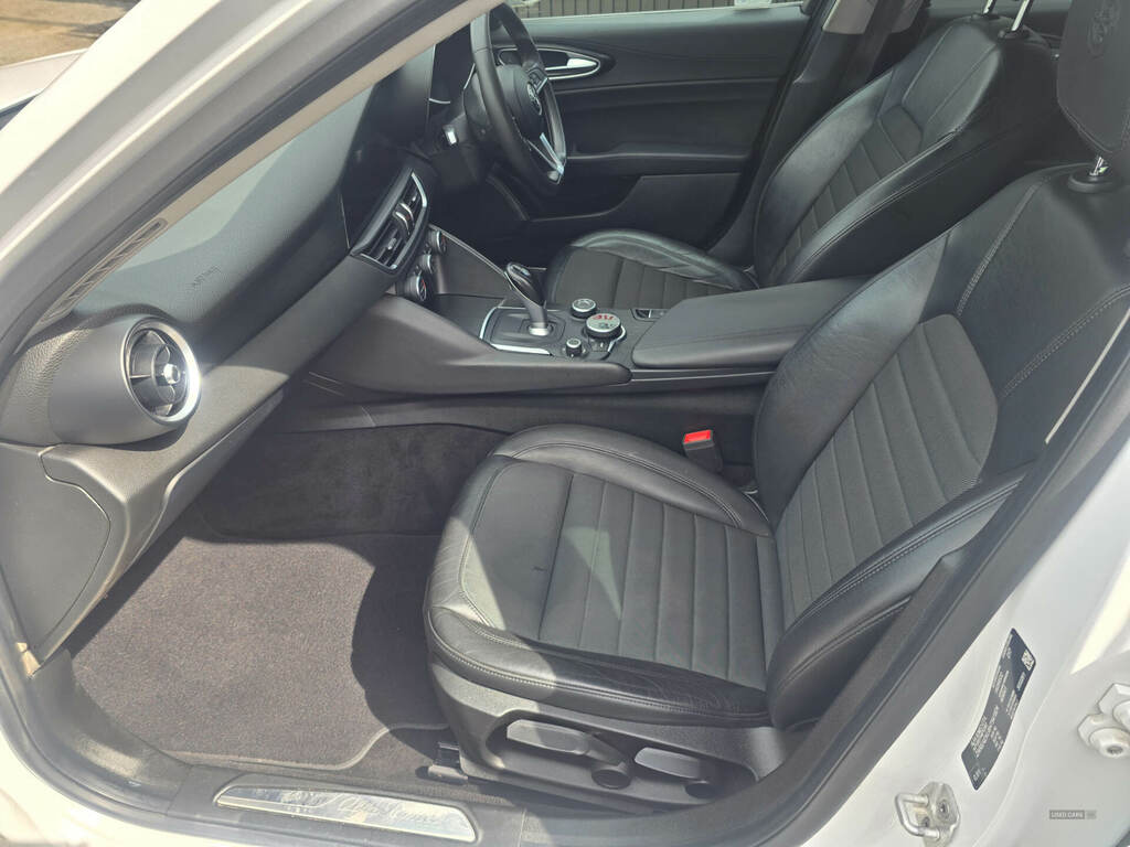 Alfa Romeo Giulia 2.2 Jtdm-2 Super YP19HOO White #3