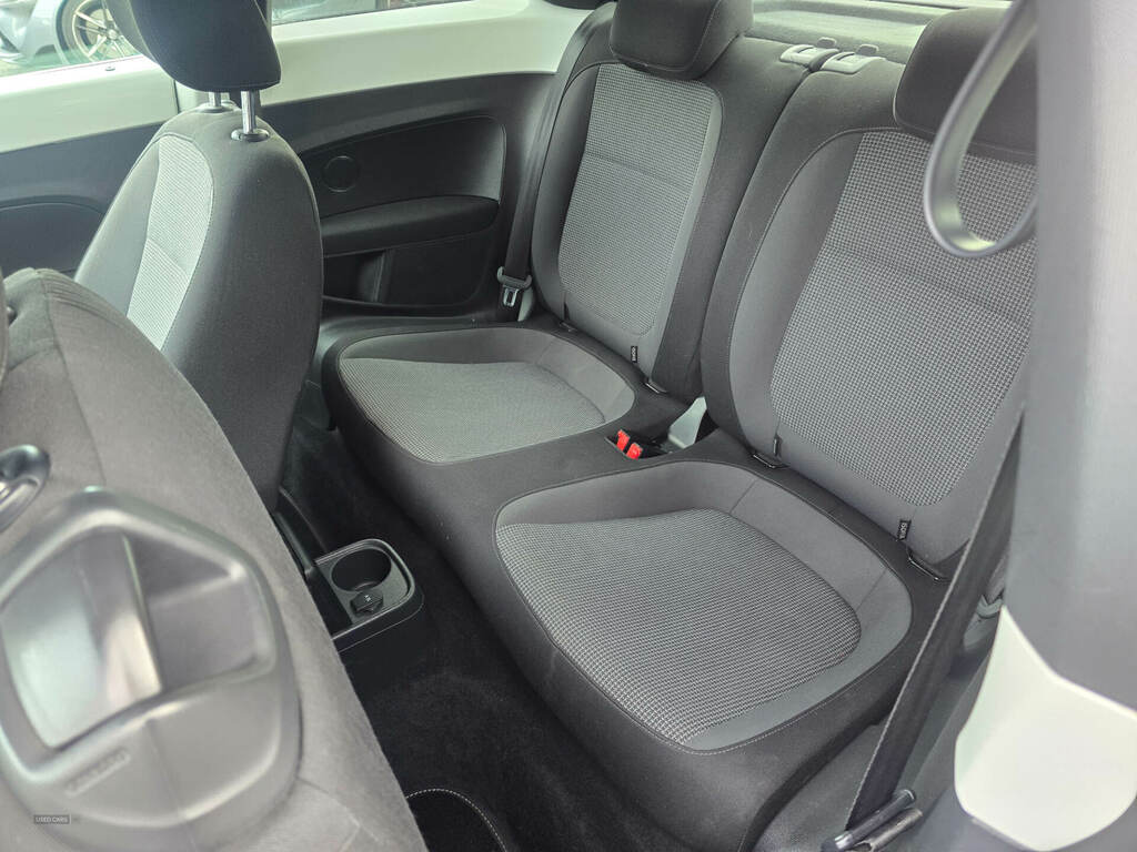 Volkswagen Beetle 2.0 Tdi 150 Design Black #5