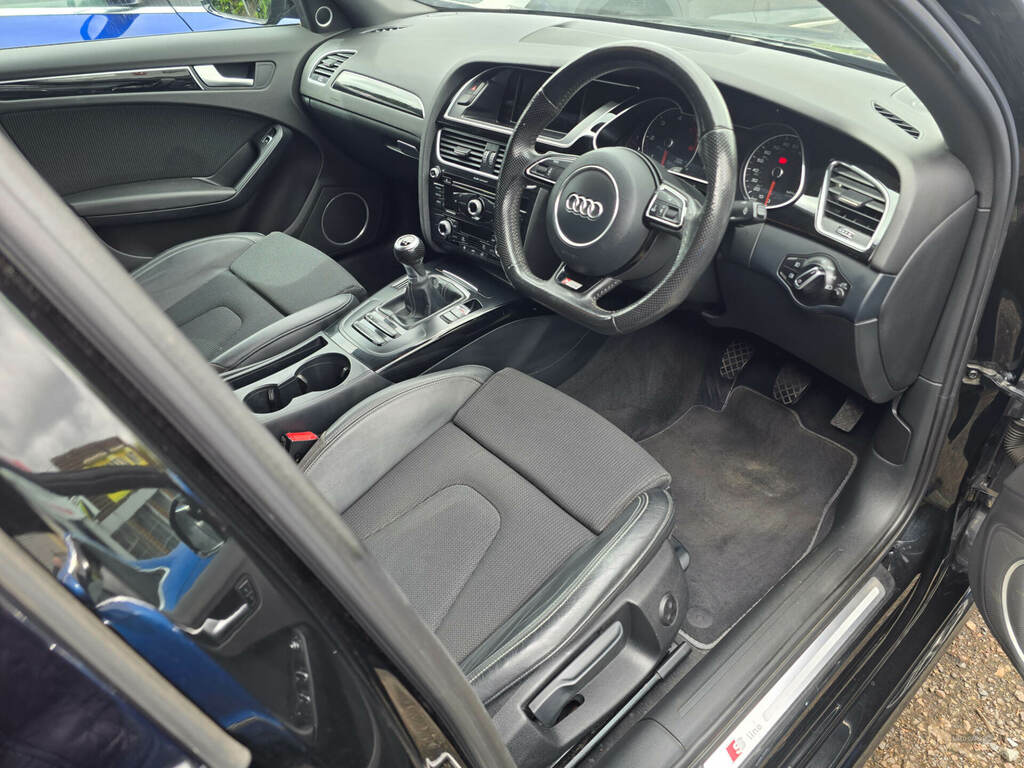 Audi A4 2.0 Tdi 177 Black Edition Black #3