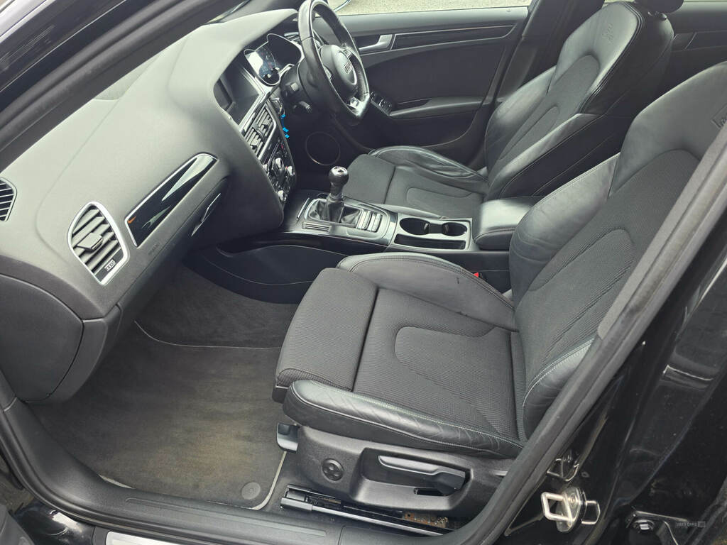 Audi A4 2.0 Tdi 177 Black Edition Black #5