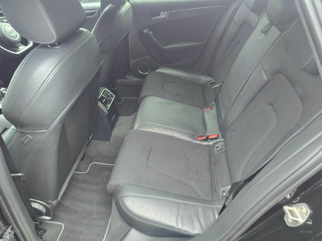 Audi A4 2.0 Tdi 177 Black Edition Black #6