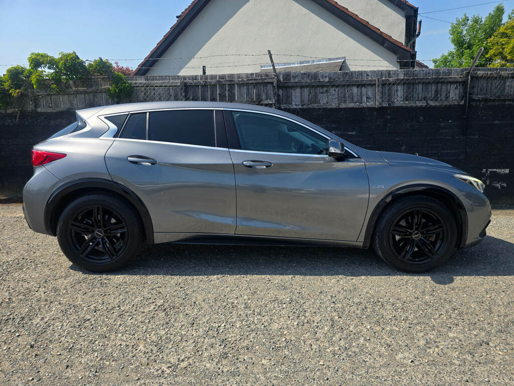 Infiniti Q30 2.2D Premium Dct Awd GGZ6257 Grey #2