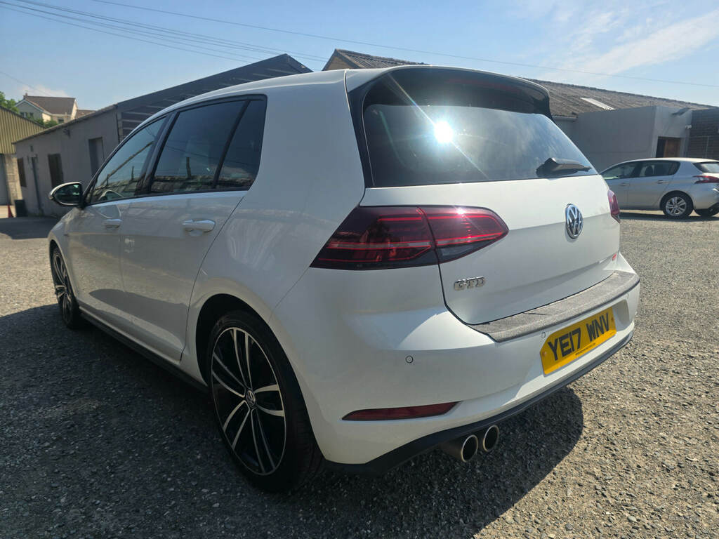 Volkswagen Golf 2.0 Tdi 184 Gtd Dsg YE17WNV White #3