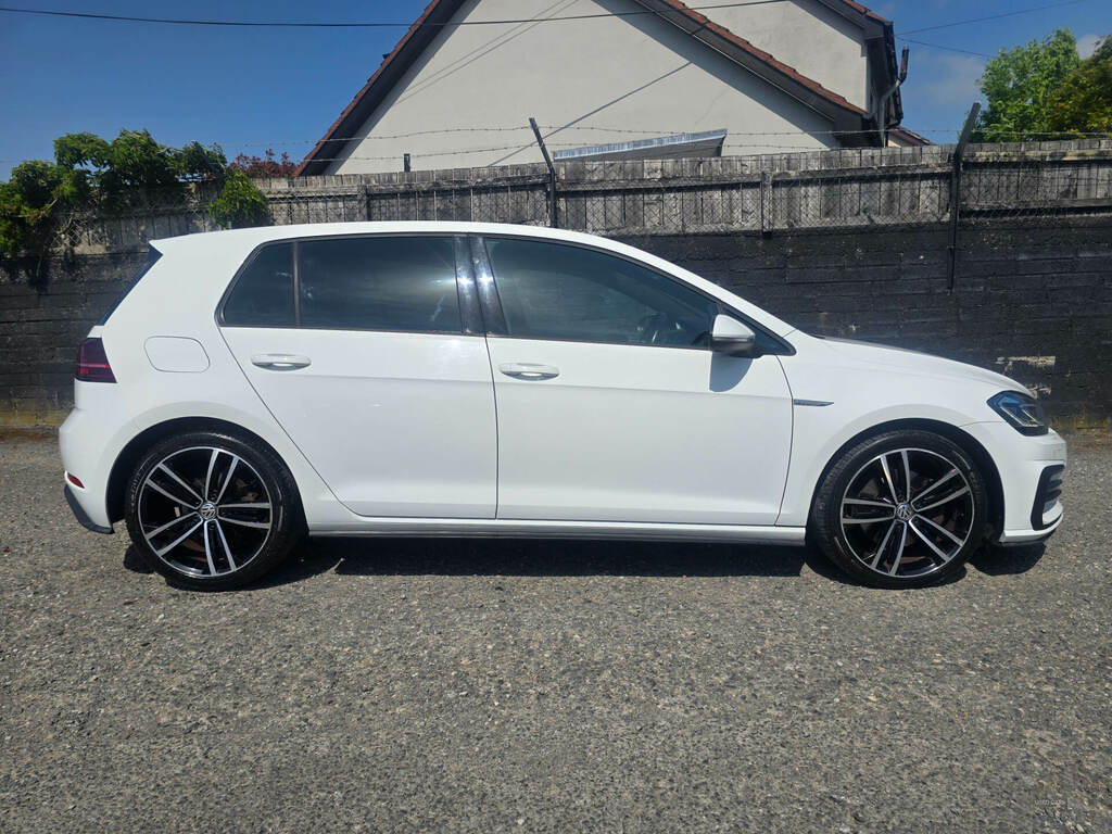 Volkswagen Golf 2.0 Tdi 184 Gtd Dsg YE17WNV White #2