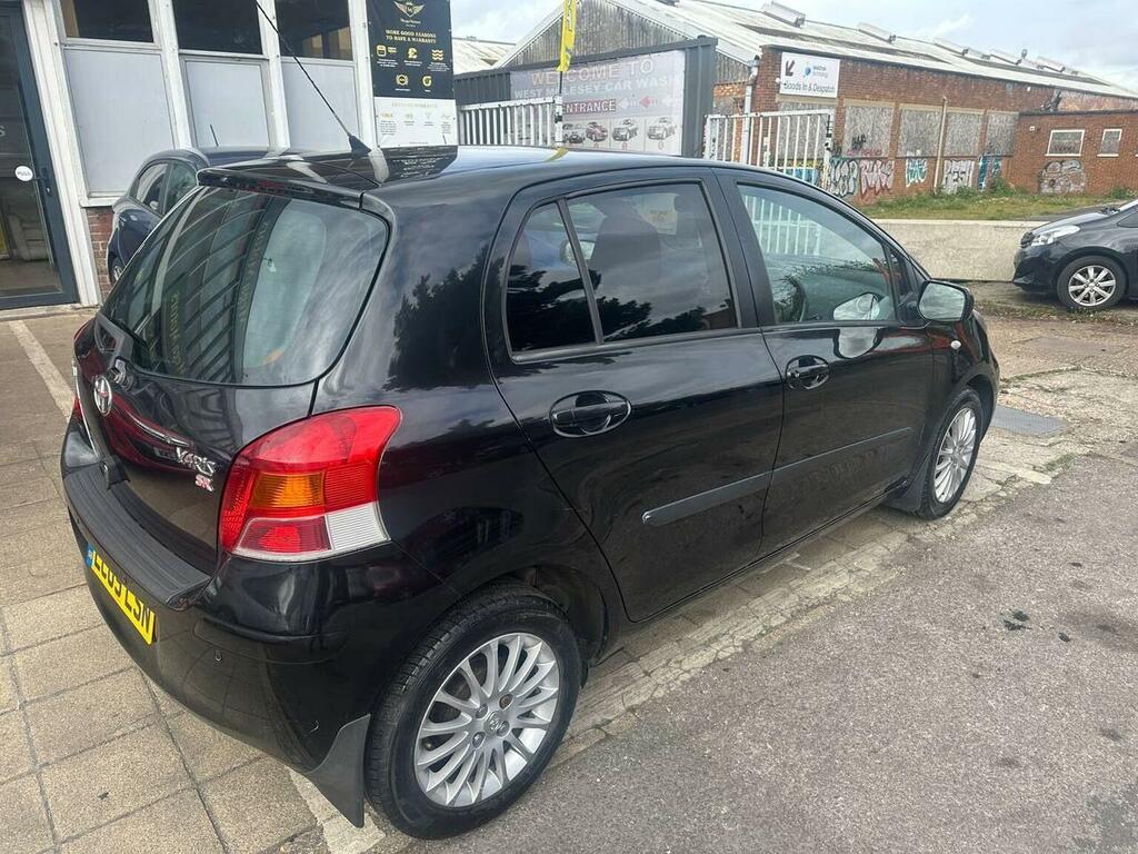Toyota Yaris Hatchback 1.33 Dual Vvt-i Sr Euro 4 Ss 200 LC09LSN Black #4