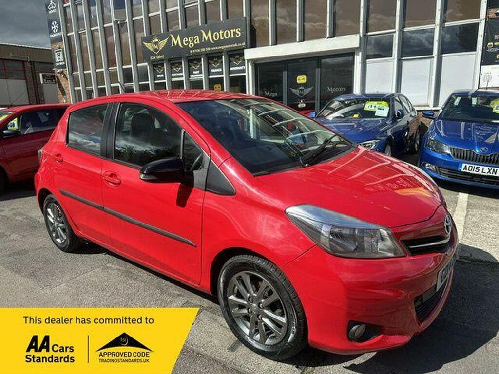 Toyota Yaris Hatchback 1.33 Dual Vvt-i Icon Plus Euro 5 20 Red