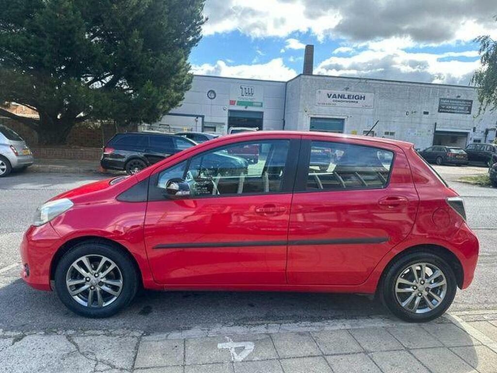 Toyota Yaris Hatchback 1.33 Dual Vvt-i Icon Plus Euro 5 20 GD14ZDV Red #4