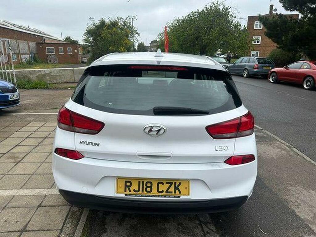 Hyundai I30 Hatchback 1.0 T-gdi Blue Drive S Euro 6 Ss RJ18CZK White #6
