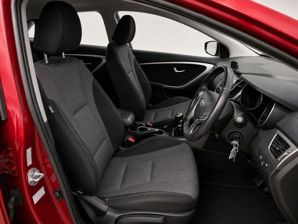 Hyundai I30 1.4 Blue Drive Se Nav Euro 6 Ss 201616 Red #5