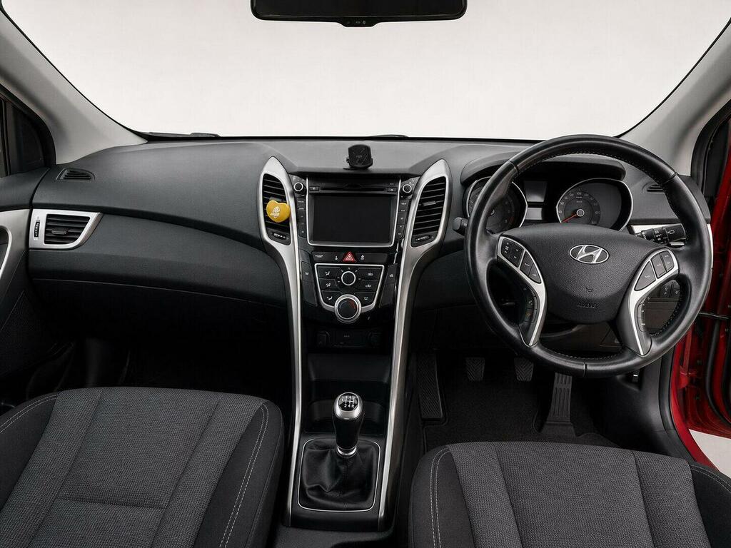 Hyundai I30 1.4 Blue Drive Se Nav Euro 6 Ss 201616 Red #4