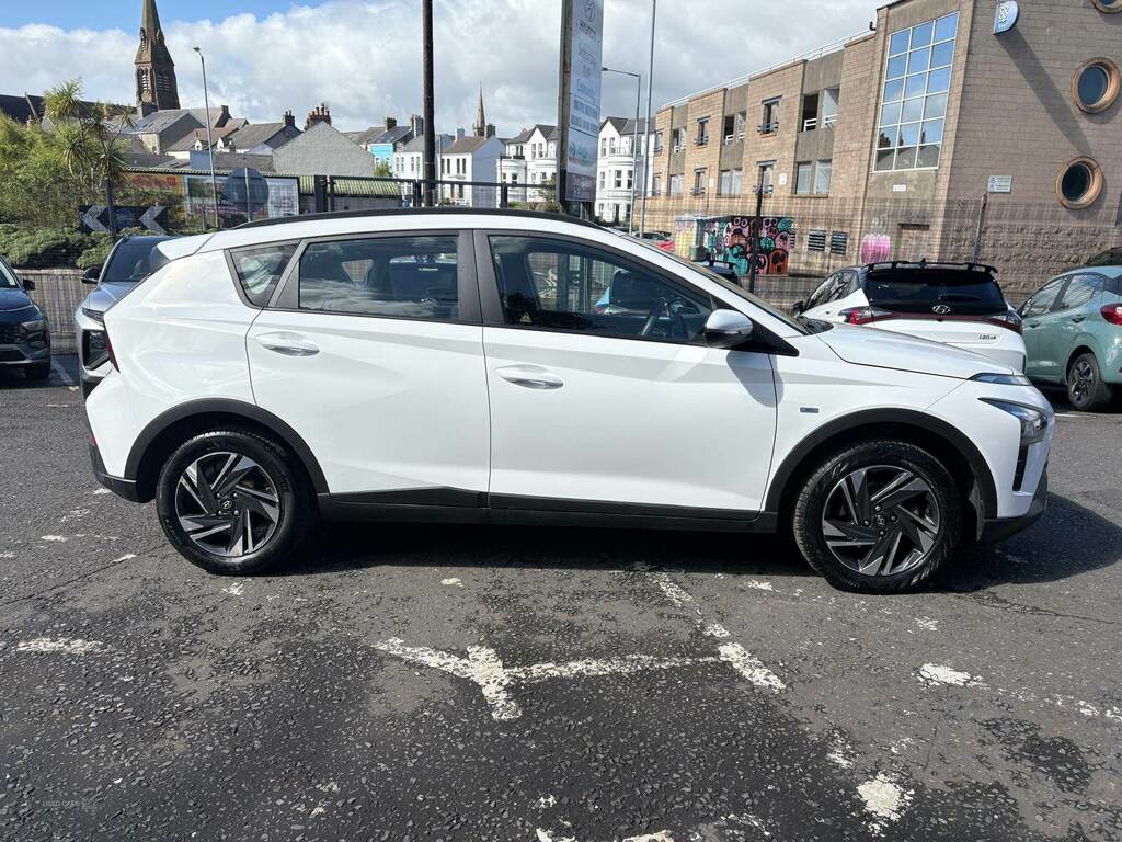 Hyundai Bayon 1.0 Tgdi 48V Mhev Se Connect GSZ9184 White #2