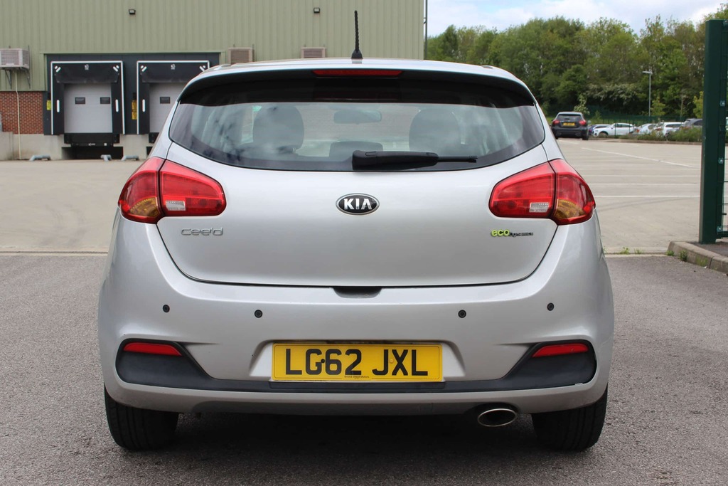 Kia Ceed Ecodynamics 1.6 Crdi LG62JXL Silver #6