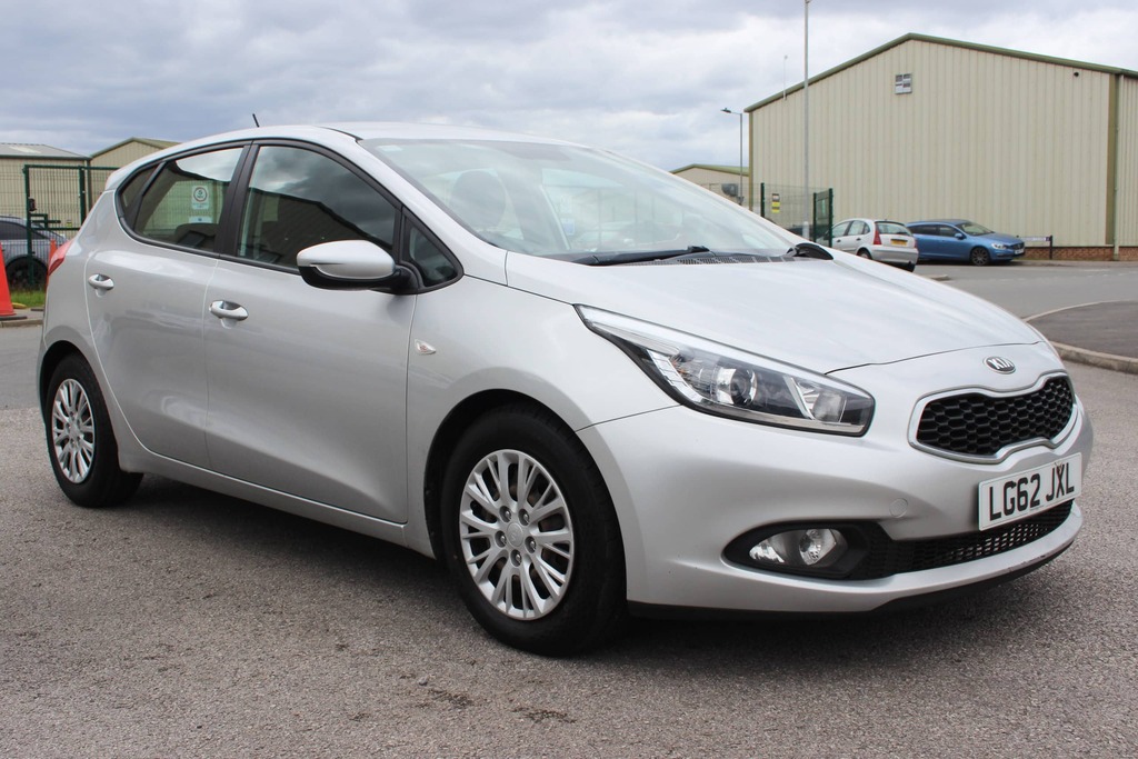 Kia Ceed Ecodynamics 1.6 Crdi Silver