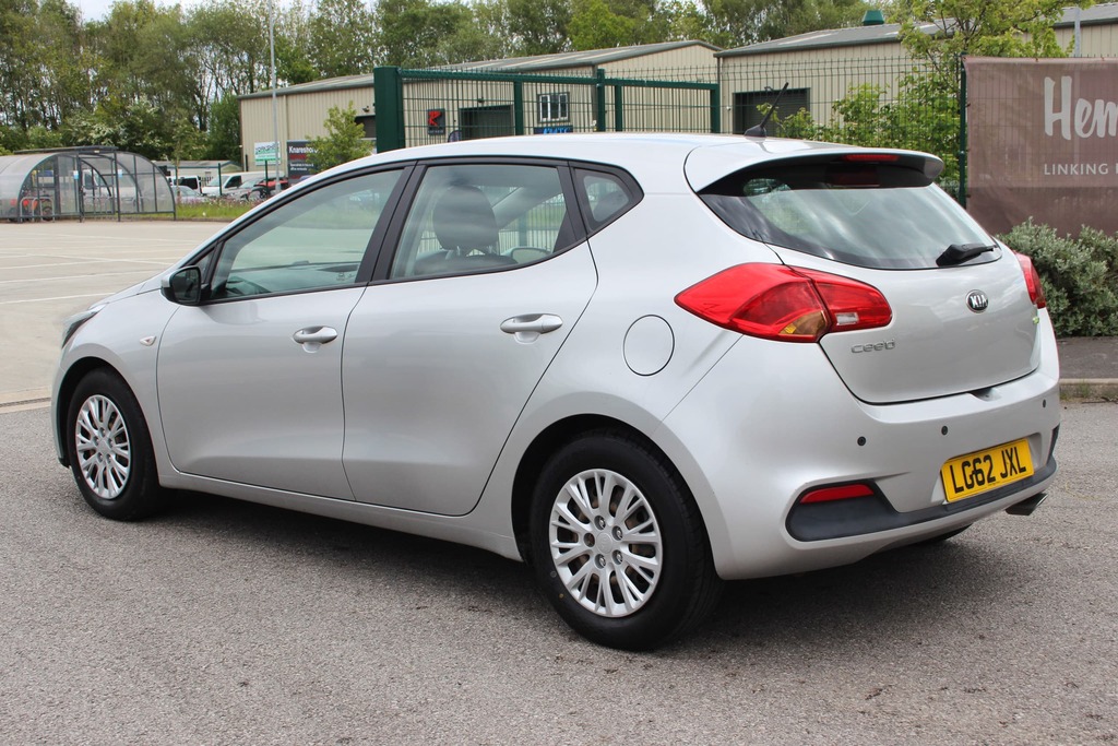 Kia Ceed Ecodynamics 1.6 Crdi LG62JXL Silver #5