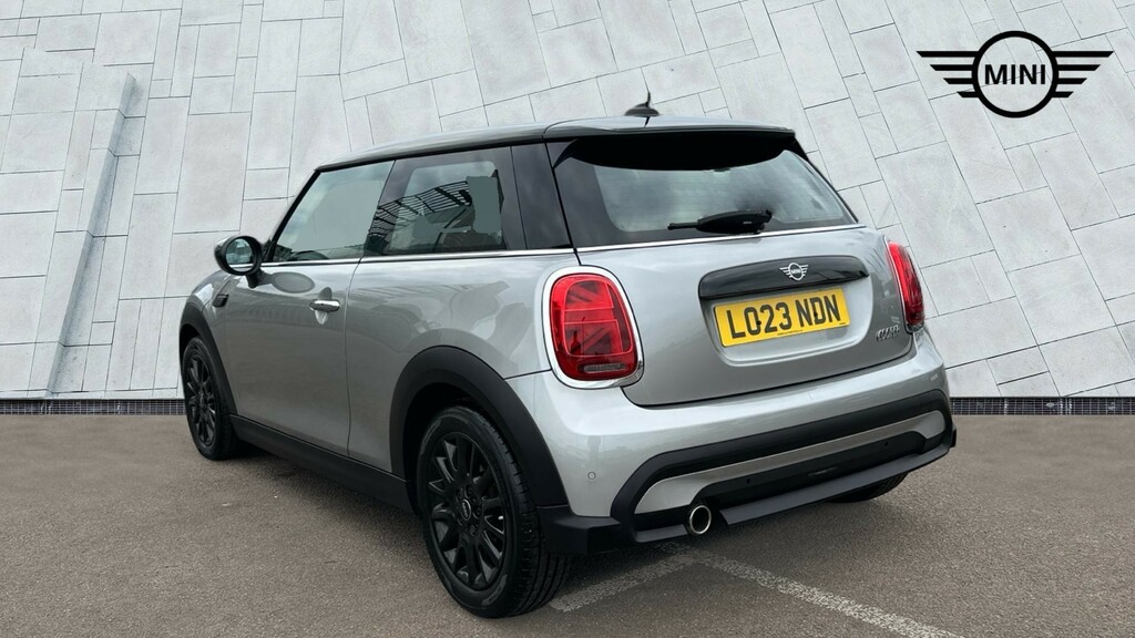 Mini Hatch 3-Door Hatch Cooper Classic LO23NDN #2