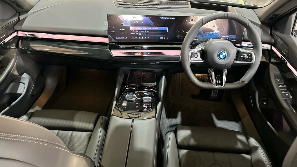 BMW i5 I5 Edrive40 M Sport Saloon LY75KYZ  #4