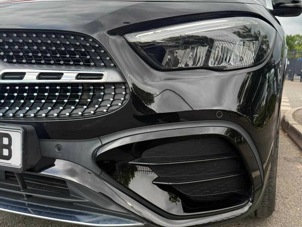 Mercedes-Benz GLA Class 1.3 Gla200h Mhev Amg Line Executive Suv Petr KR73YBB #3