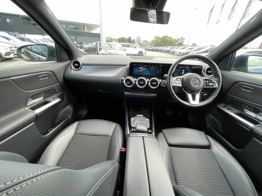 Mercedes-Benz GLA Class 1.3 Gla180 Sport Executive Suv 7G-dct LV72DND #6