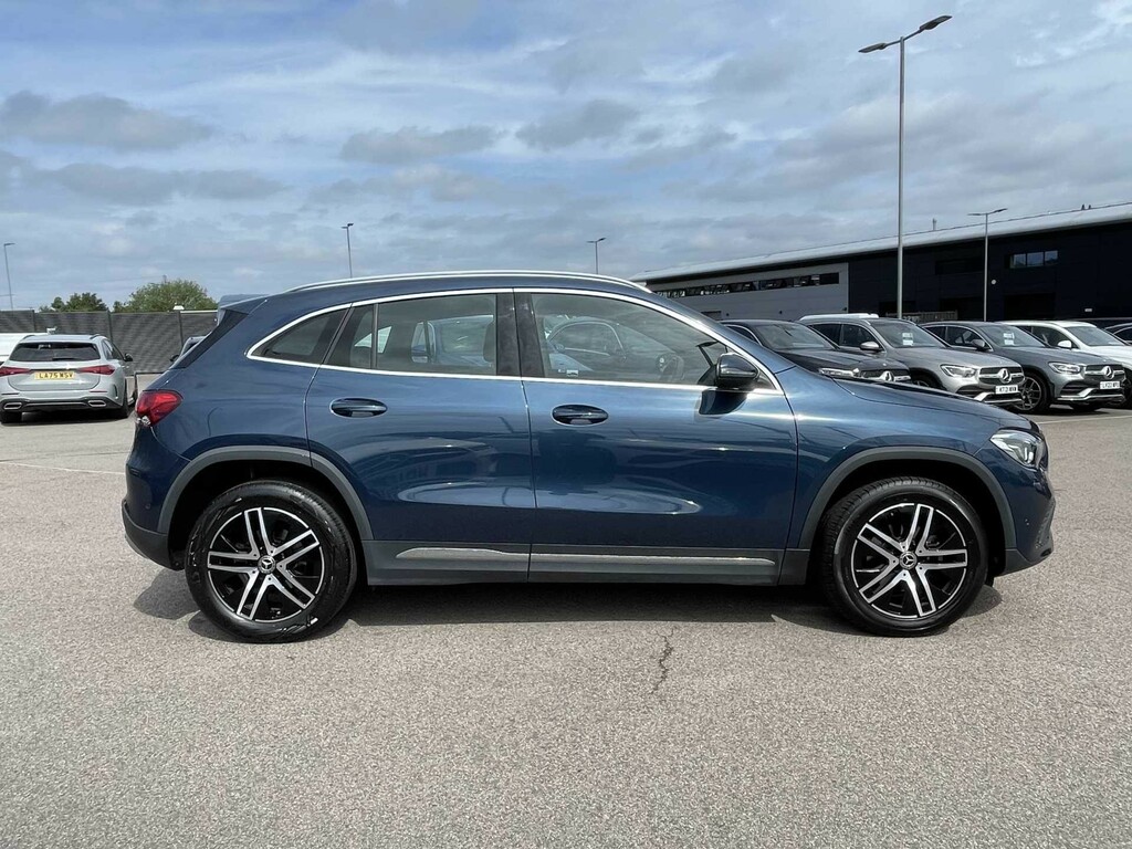 Mercedes-Benz GLA Class 1.3 Gla180 Sport Executive Suv 7G-dct LV72DND #2