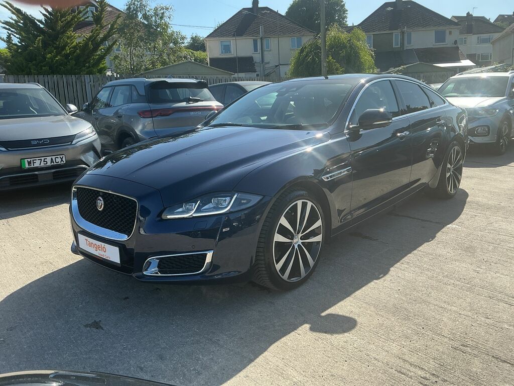 Jaguar XJ 3.0D V6 R-sport Saloon Black #19
