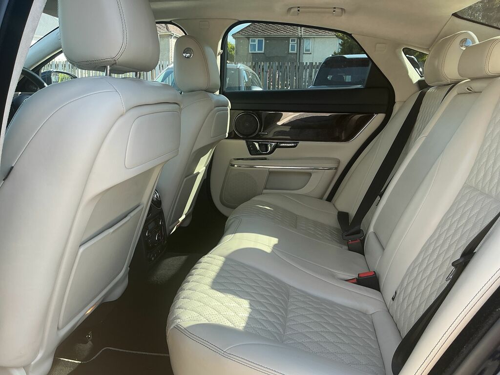 Jaguar XJ 3.0D V6 R-sport Saloon Black #10