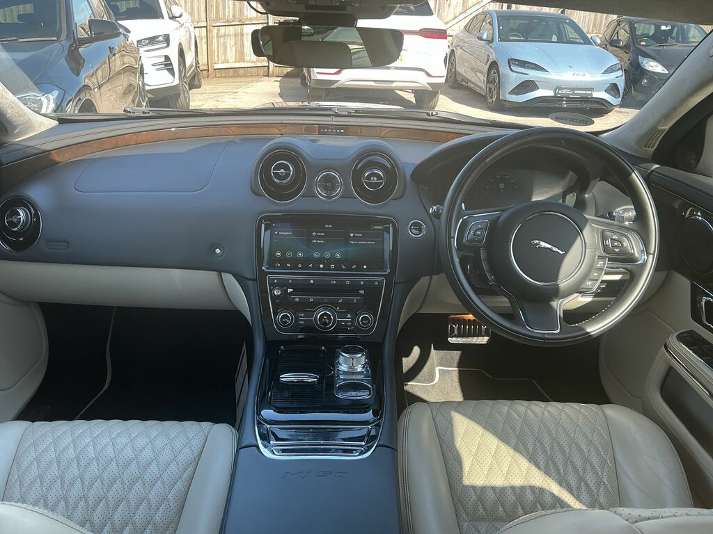 Jaguar XJ 3.0D V6 R-sport Saloon Black #7