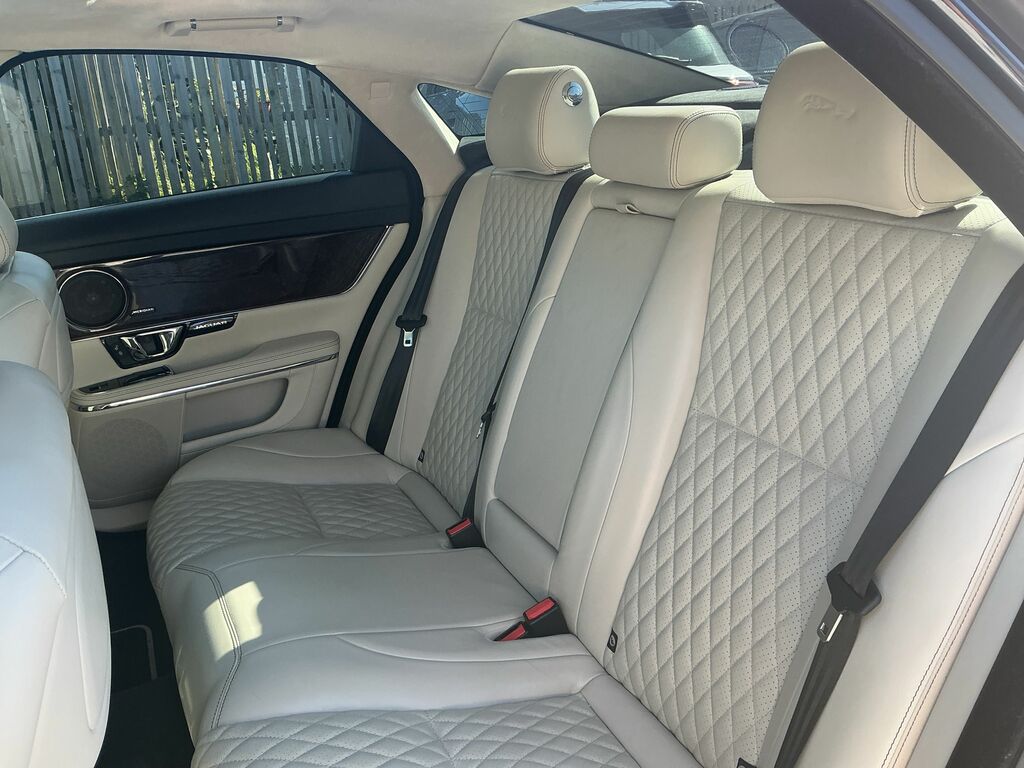 Jaguar XJ 3.0D V6 R-sport Saloon Black #49