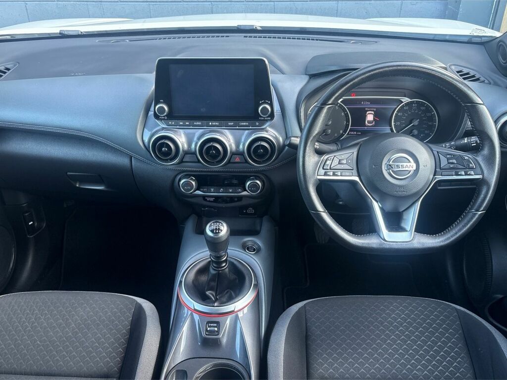 Nissan Juke N-connecta Dig-t SGZ5141 White #2