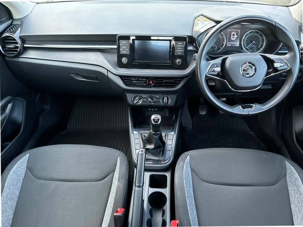 Skoda Fabia Se Comfort 1.0 Mpi 80 Ps 5G Man 2023 CMZ4565 White #2