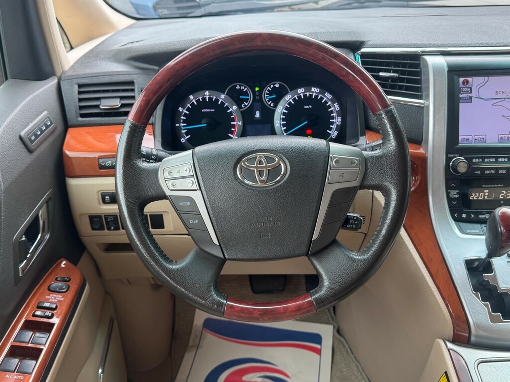 Toyota Alphard Mpv White #31