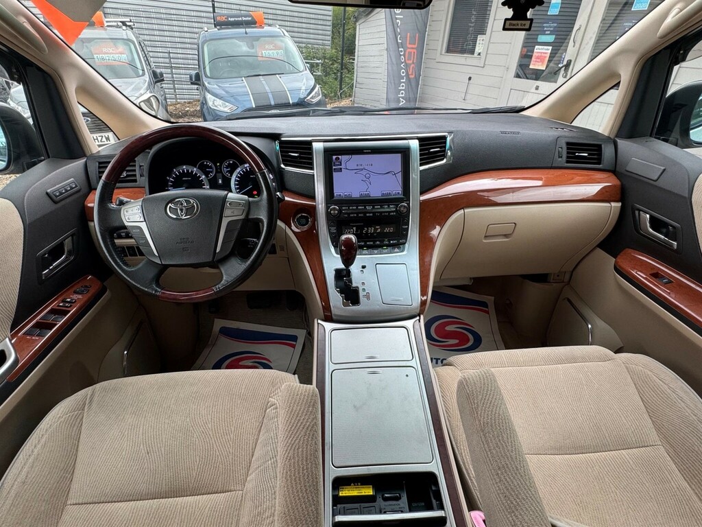 Toyota Alphard Mpv White #2