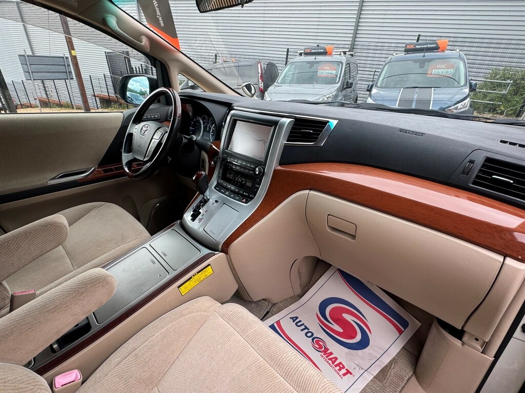 Toyota Alphard Mpv White #33