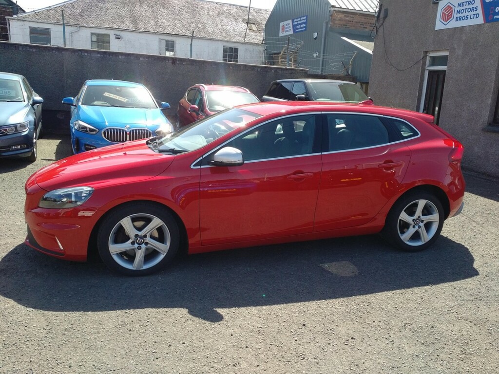 Volvo V40 2.0 R-design D2 SL16LLP Red #2