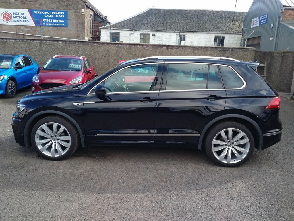 Volkswagen Tiguan 2.0 Tdi R-line LJ18VHP Black #3