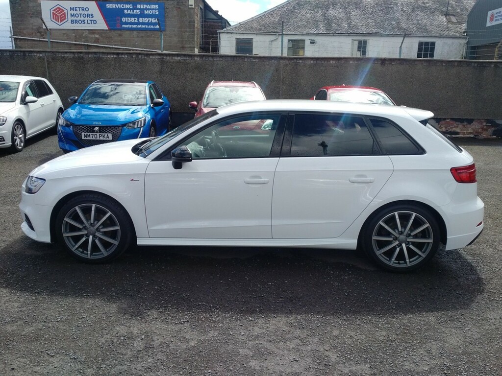 Audi A3 1.5 Tfsi Cod Black Edition White #3