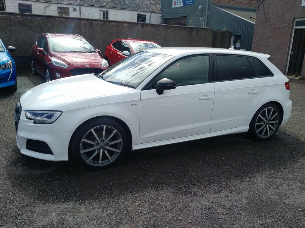 Audi A3 1.5 Tfsi Cod Black Edition White #2
