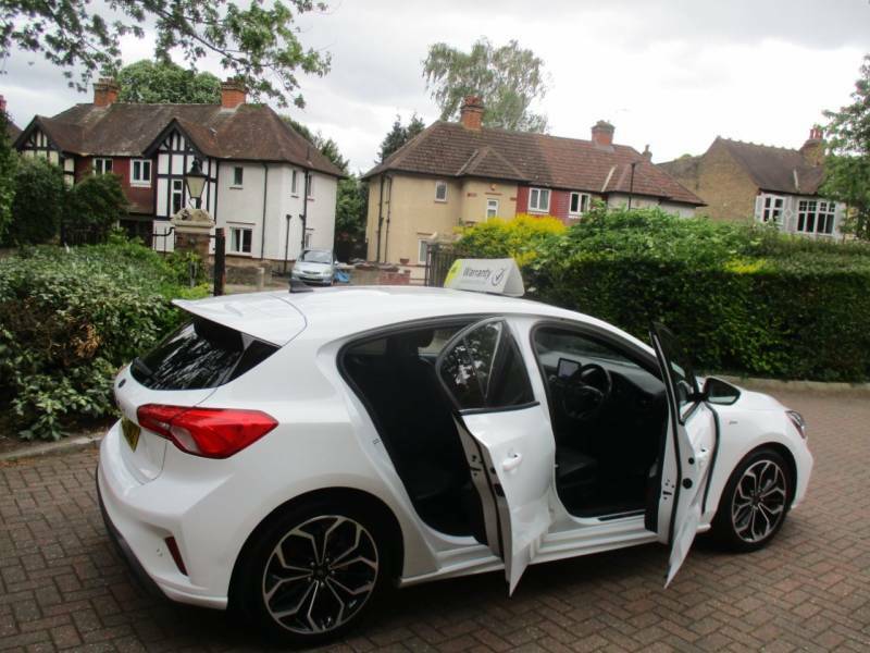 Ford Focus 1.0 Ecoboost 125 St-line X Sh Nav Bluetoo FD20BKZ White #5
