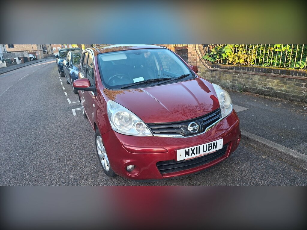 Nissan Note 1.6 16V Tekna Hatchback Euro 5 Red #2