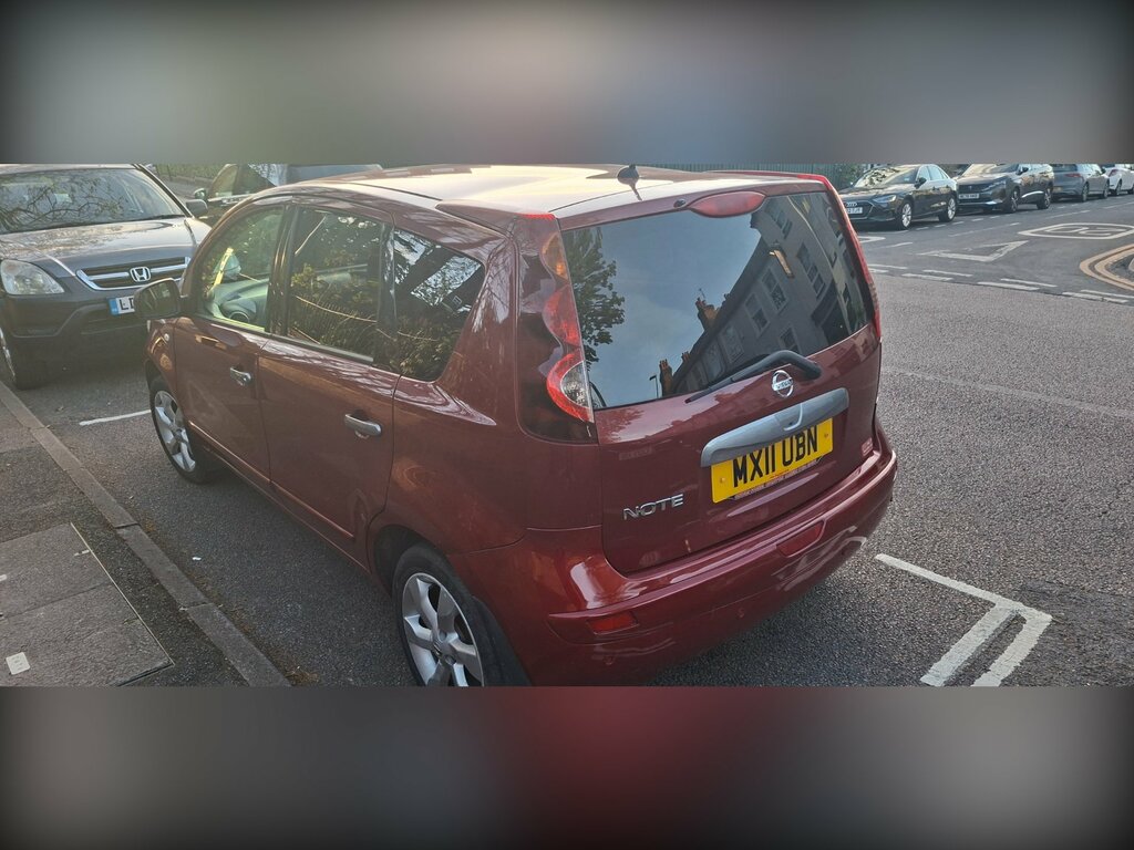 Nissan Note 1.6 16V Tekna Hatchback Euro 5 Red #4