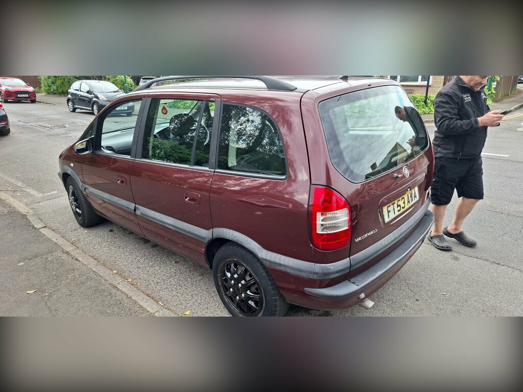 Vauxhall Zafira Mpv Silver #7