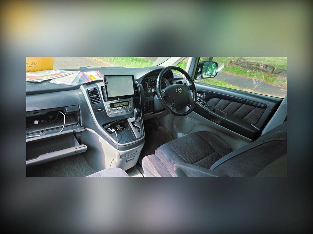 Toyota Alphard 3.0Cc 8 X Seater Black #4