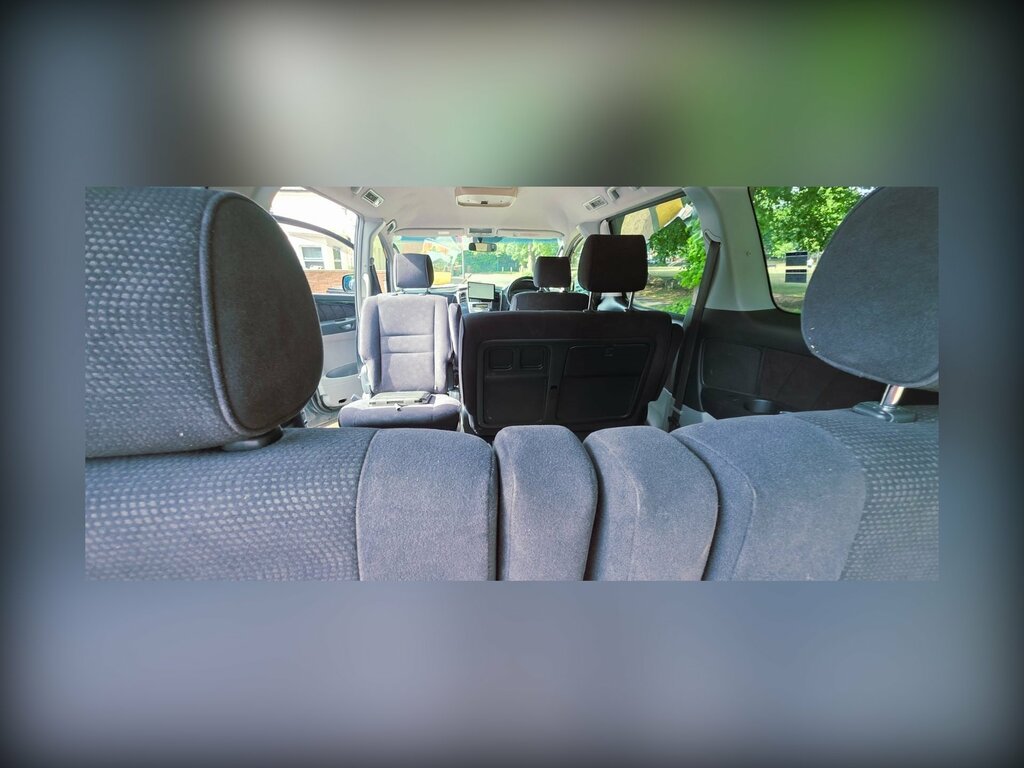 Toyota Alphard 3.0Cc 8 X Seater Black #2