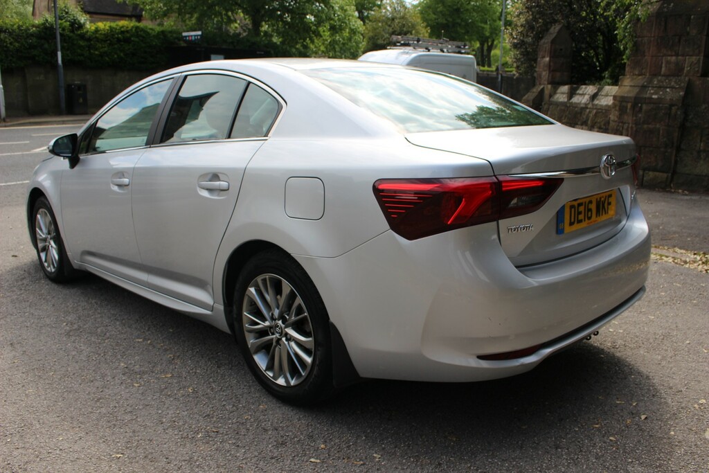 Toyota Avensis 2.0 D-4d Business Edition 2016 Silver #5