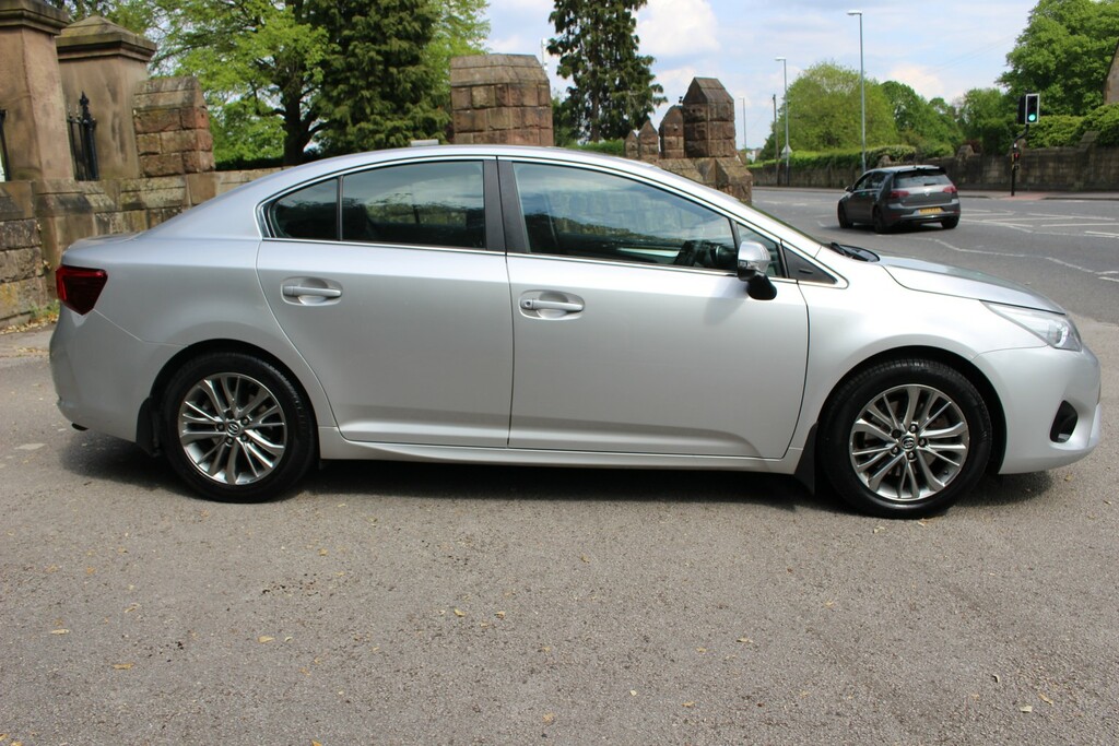 Toyota Avensis 2.0 D-4d Business Edition 2016 Silver #2