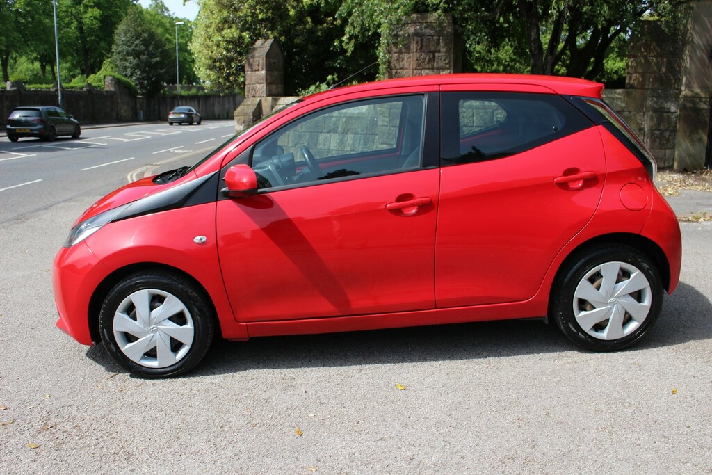 Toyota Aygo 1.0 Vvt-i X-play KN15YKH Red #6