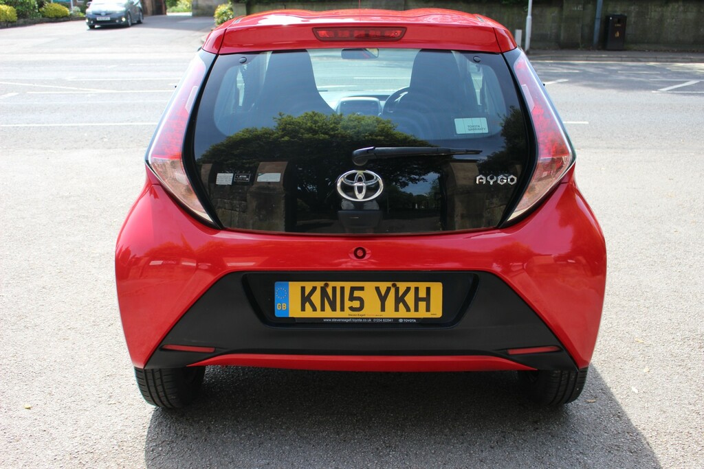 Toyota Aygo 1.0 Vvt-i X-play KN15YKH Red #4